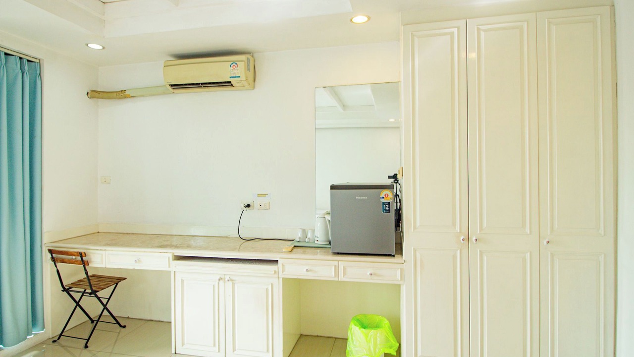 Photo of Bedroom in Samsen Nok