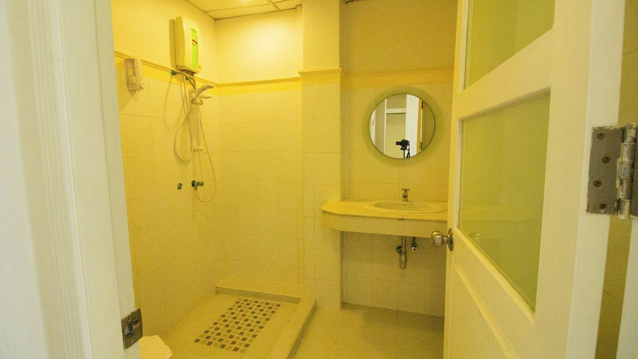 Photo of Bathroom in Samsen Nok