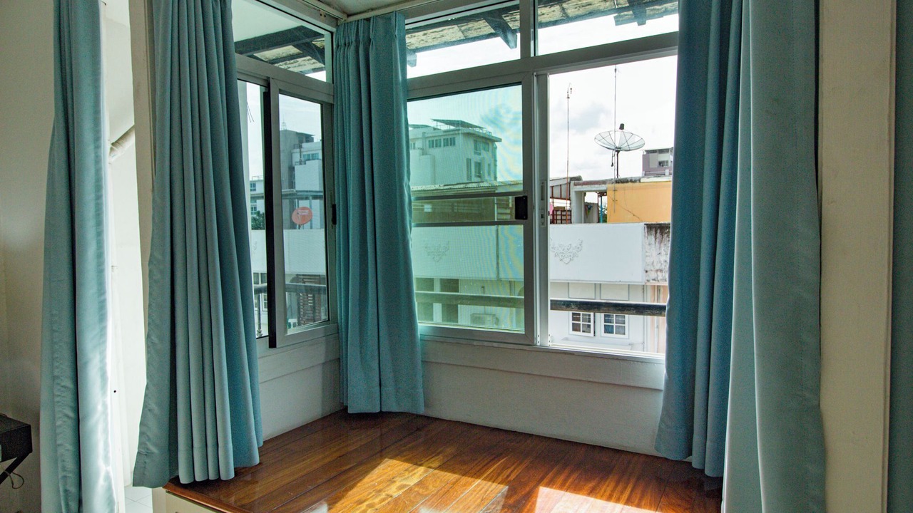 Photo of Bedroom in Samsen Nok