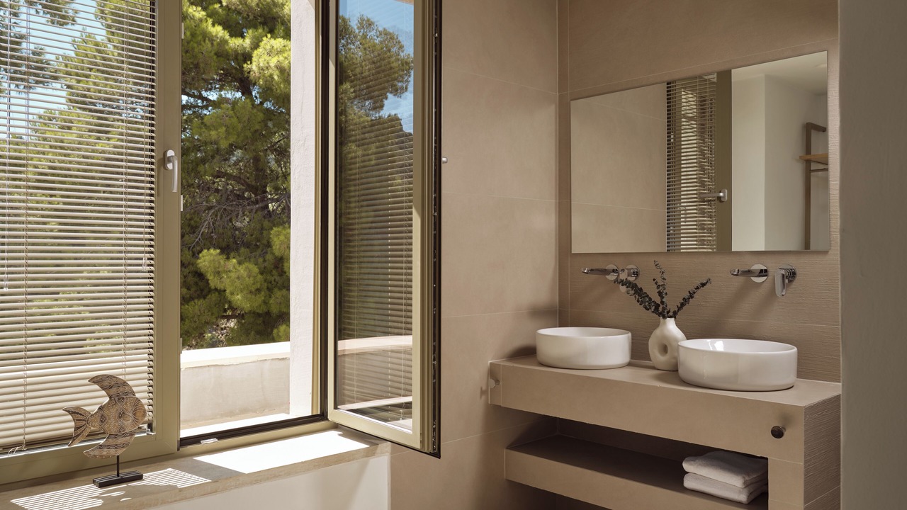 Photo of Bathroom in Romirion