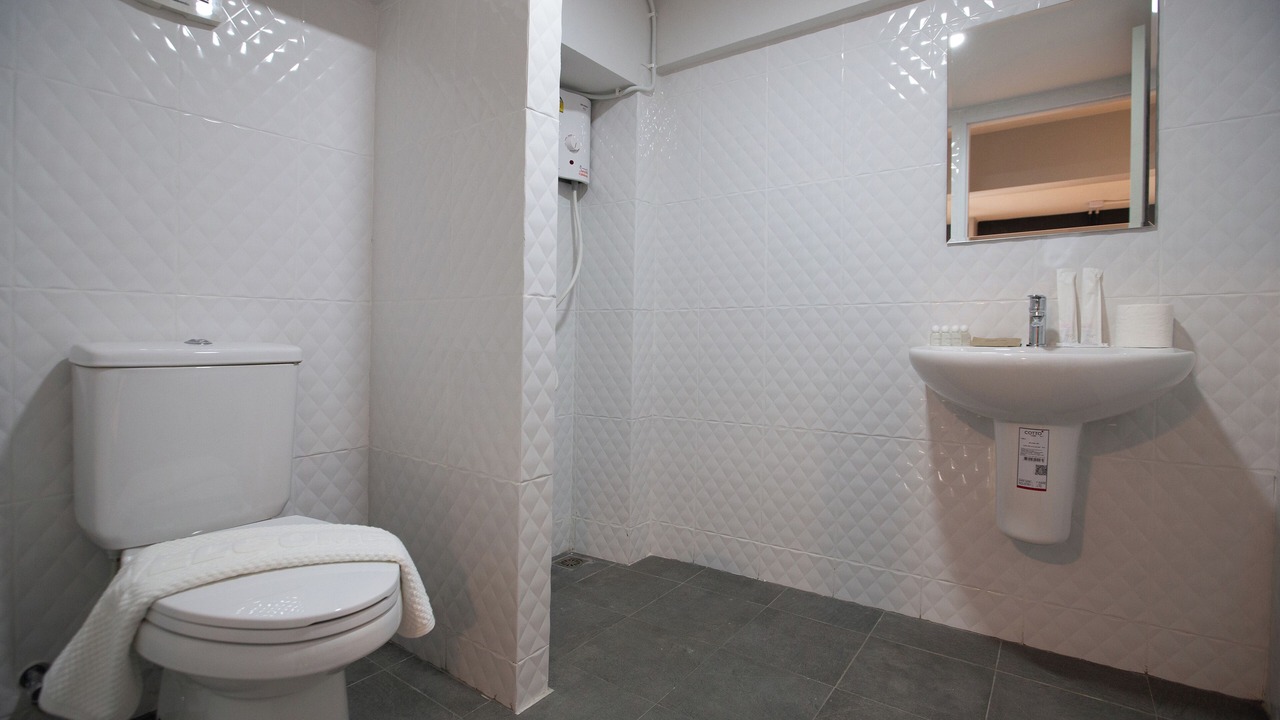 Photo of Bathroom in Si Phraya