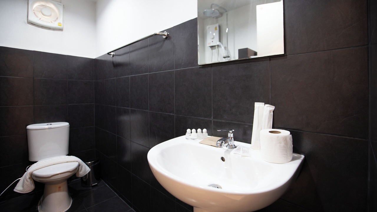 Photo of Bathroom in Si Phraya