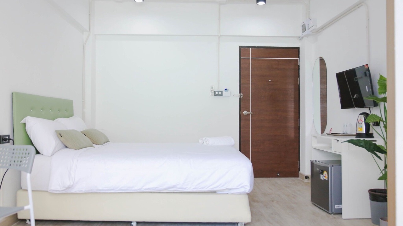 Photo of Bedroom in Khanna Yao
