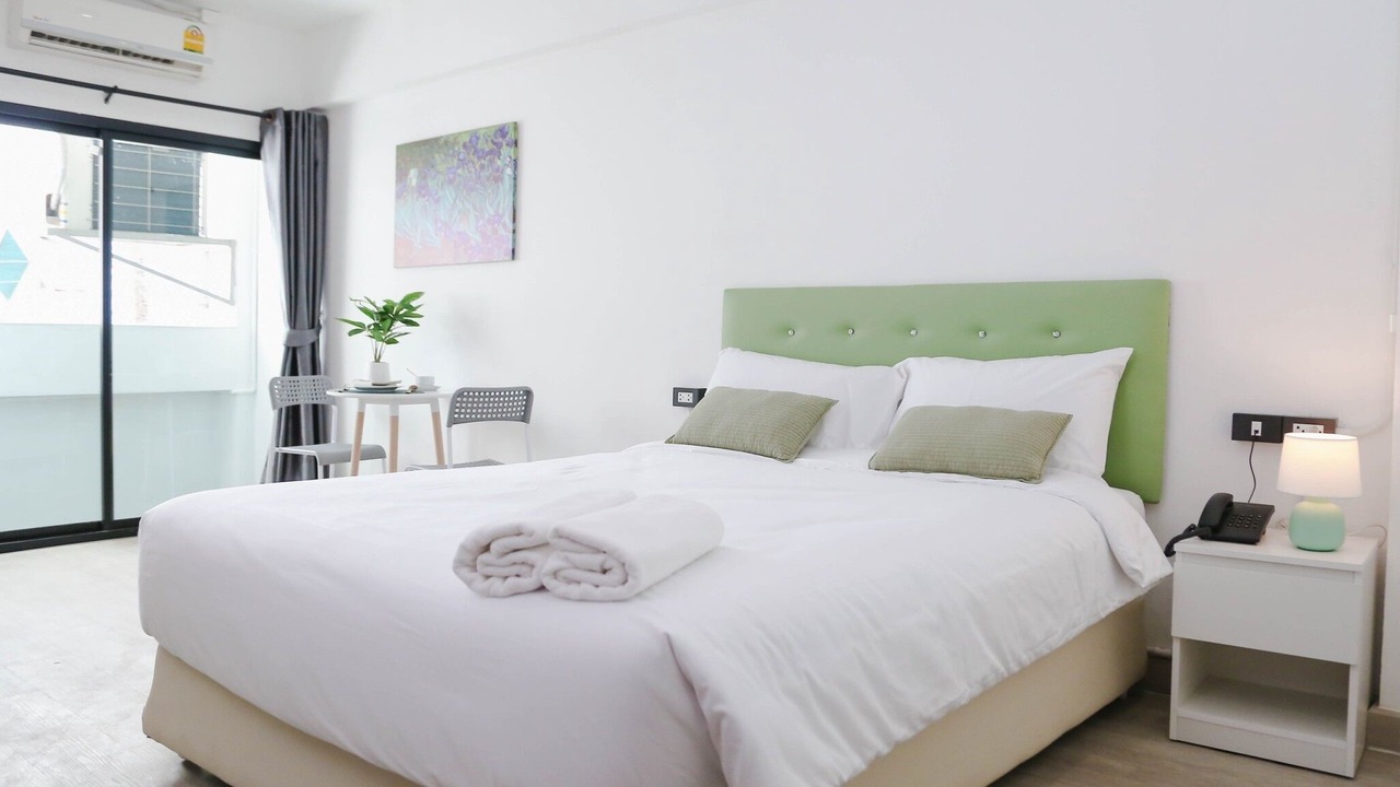 Photo of Bedroom in Khanna Yao