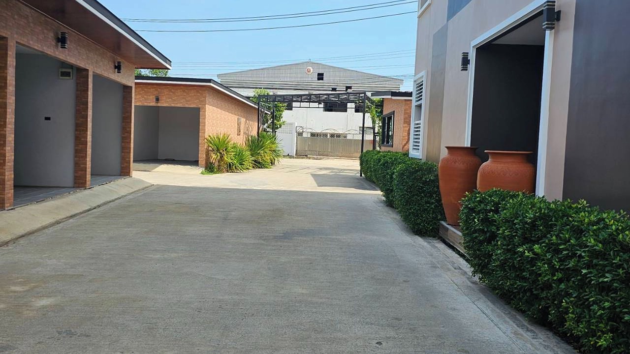 Photo of Outdoor in Phra Samut Chedi