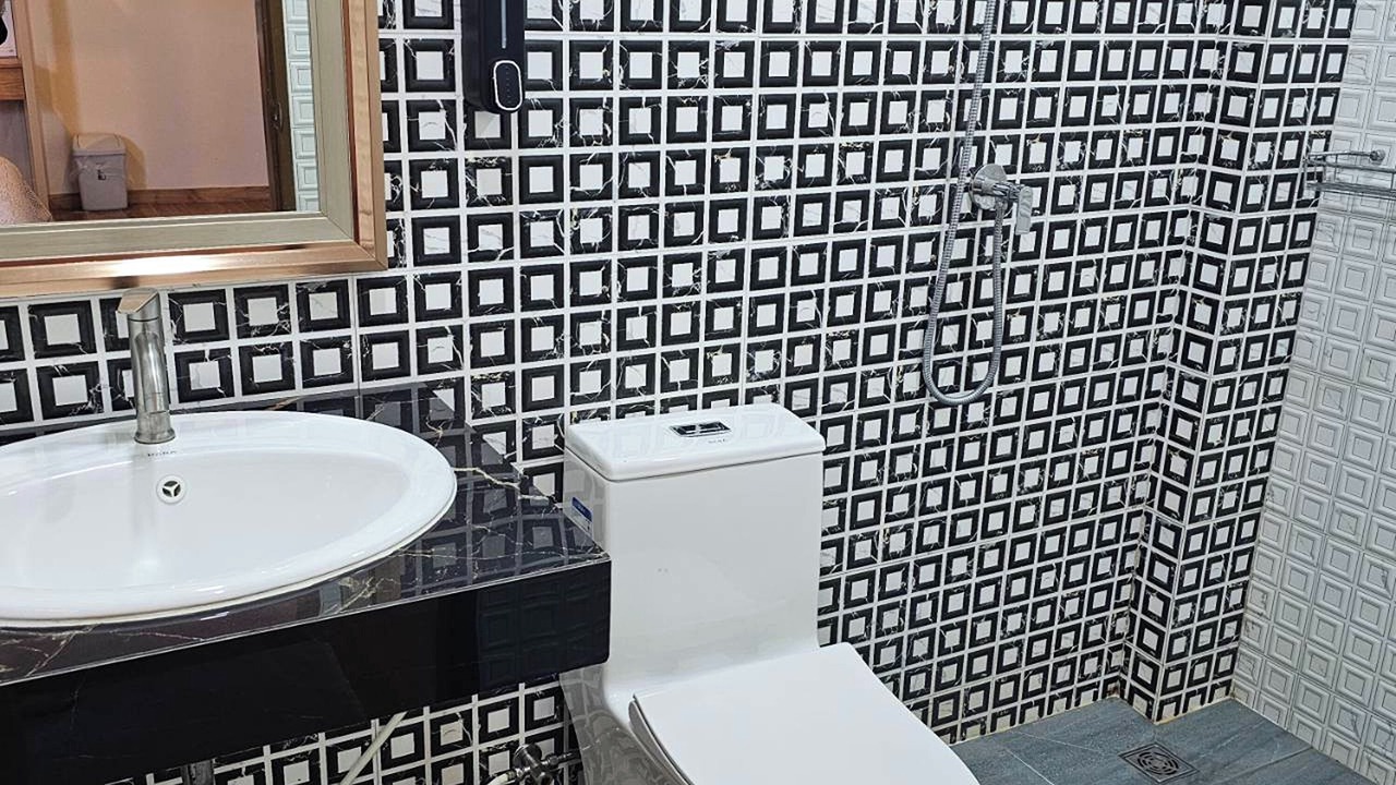 Photo of Bathroom in Phra Samut Chedi