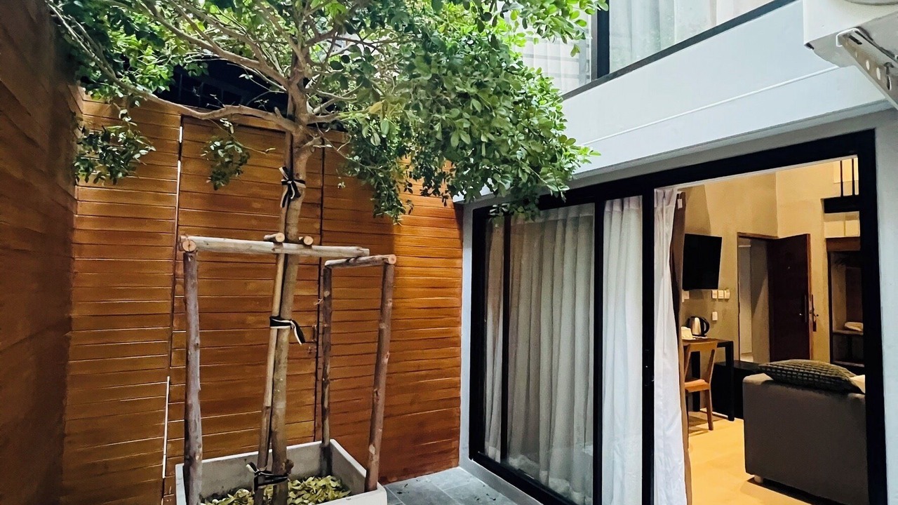 Photo of Outdoor in Samsen Nok
