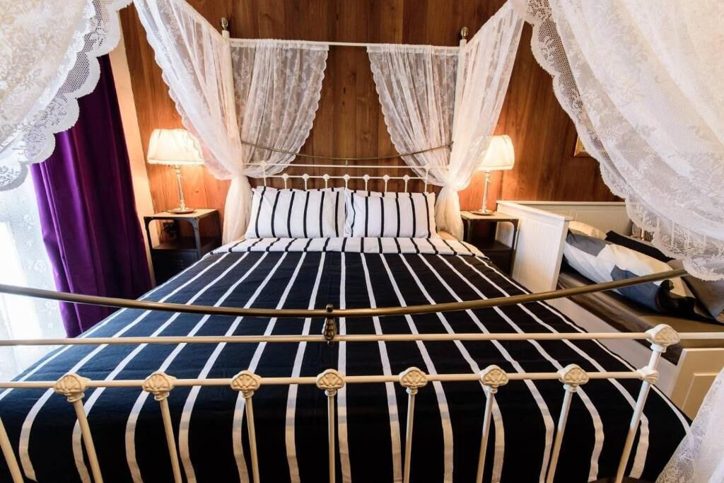 Photo of Bedroom in Amphawa
