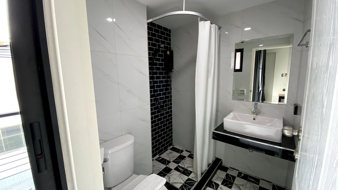 Photo of Bathroom in Khanna Yao