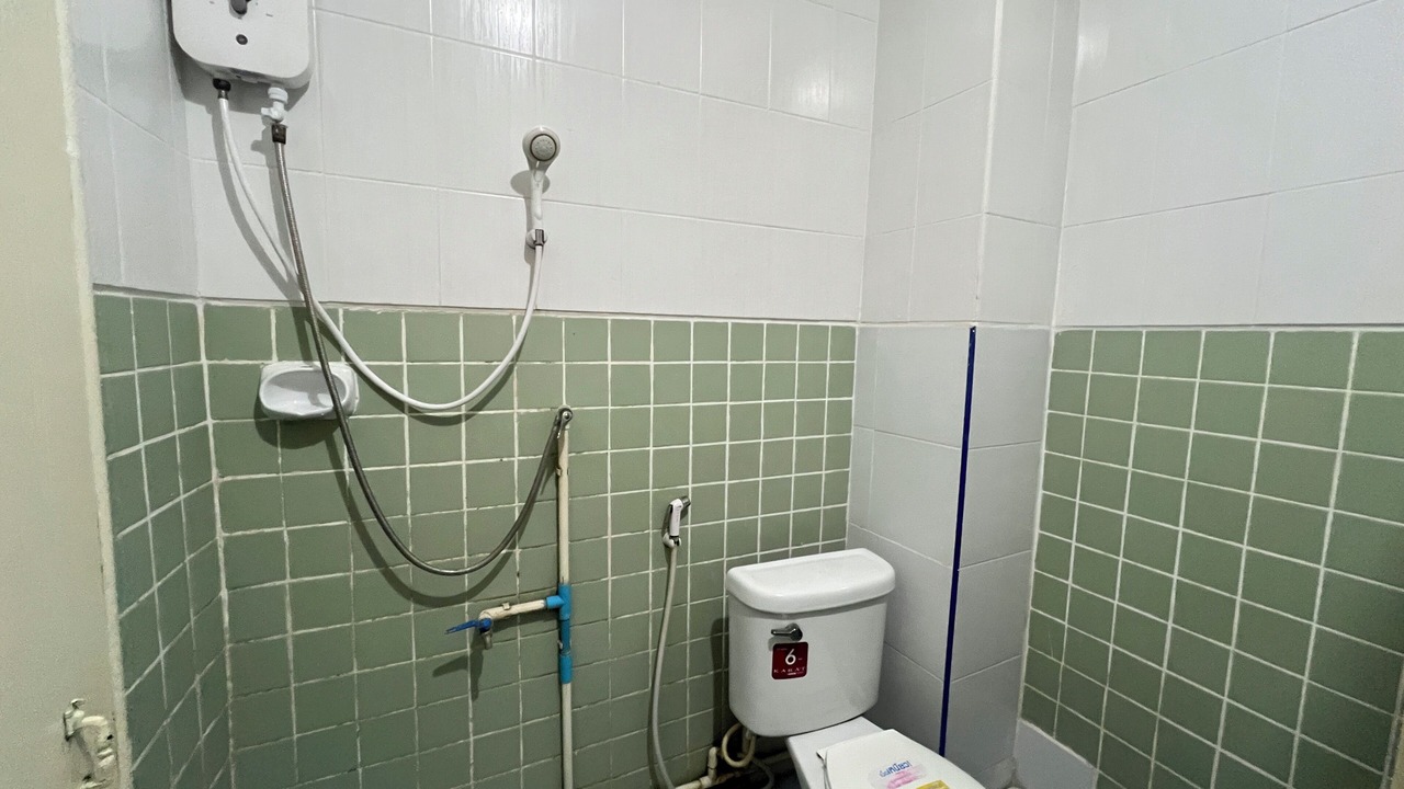 Photo of Bathroom in Khanna Yao