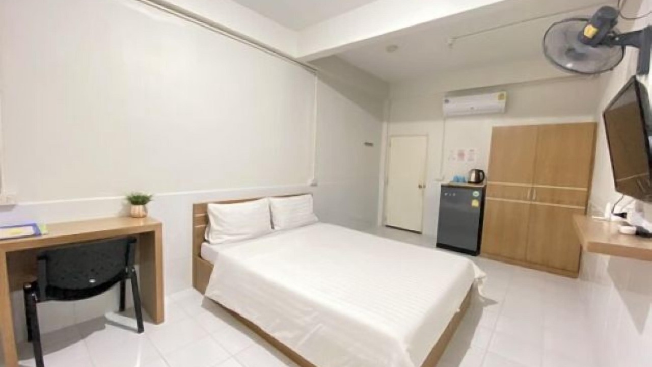 Photo of Bedroom in Khanna Yao