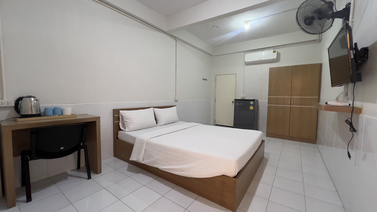 Photo of Bedroom in Khanna Yao