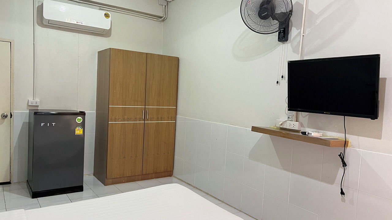 Photo of Bedroom in Khanna Yao