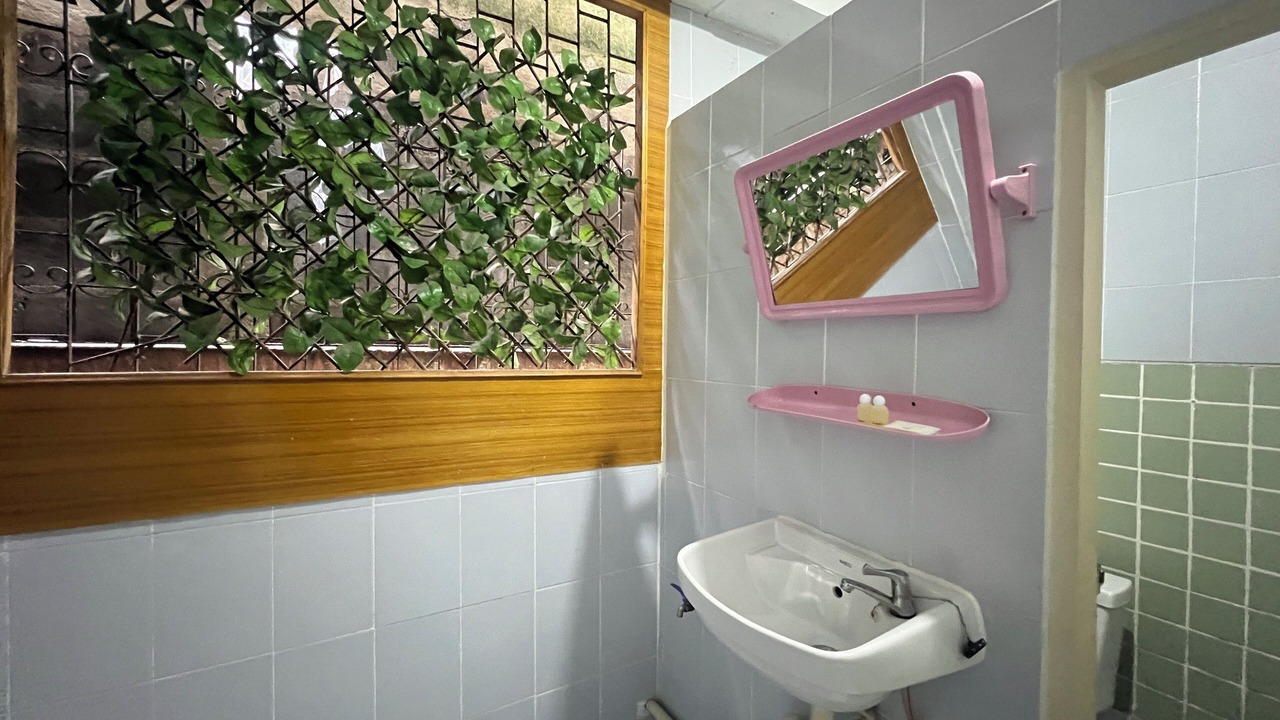 Photo of Bathroom in Khanna Yao