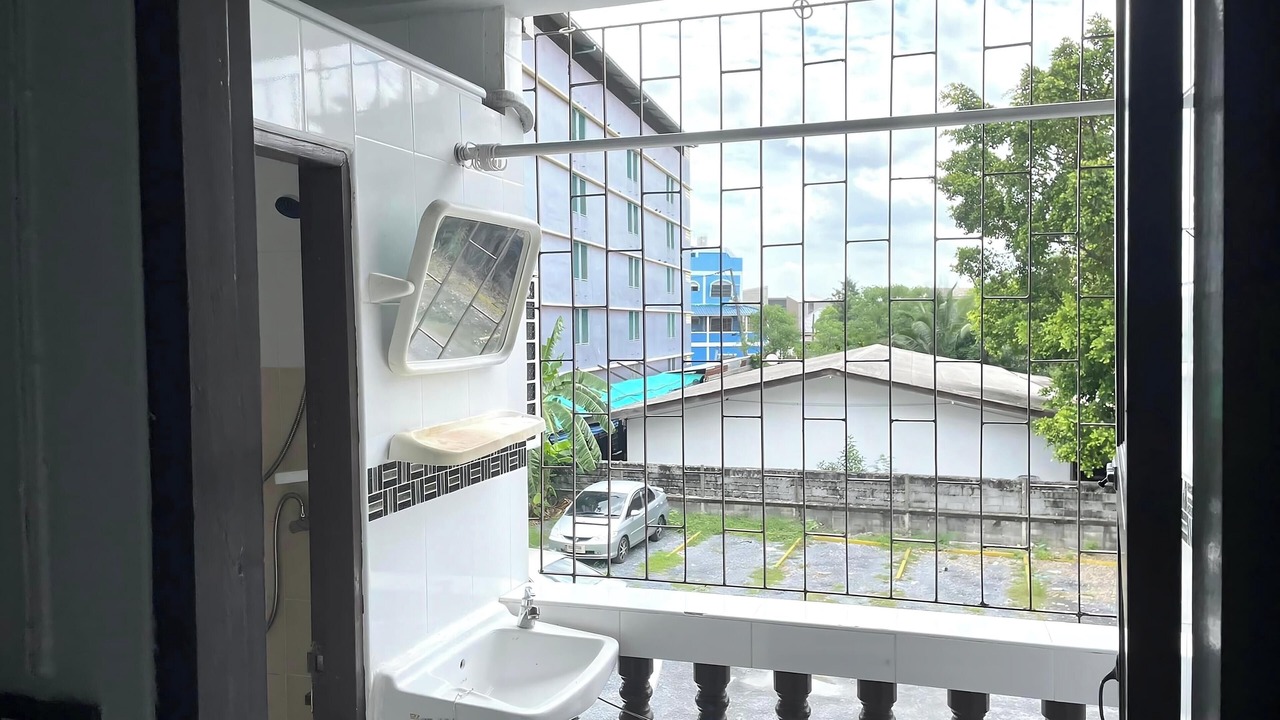 Photo of Bedroom in Khanna Yao