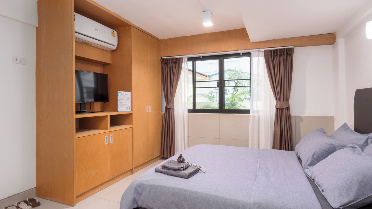 Photo of Bedroom in Samsen Nok