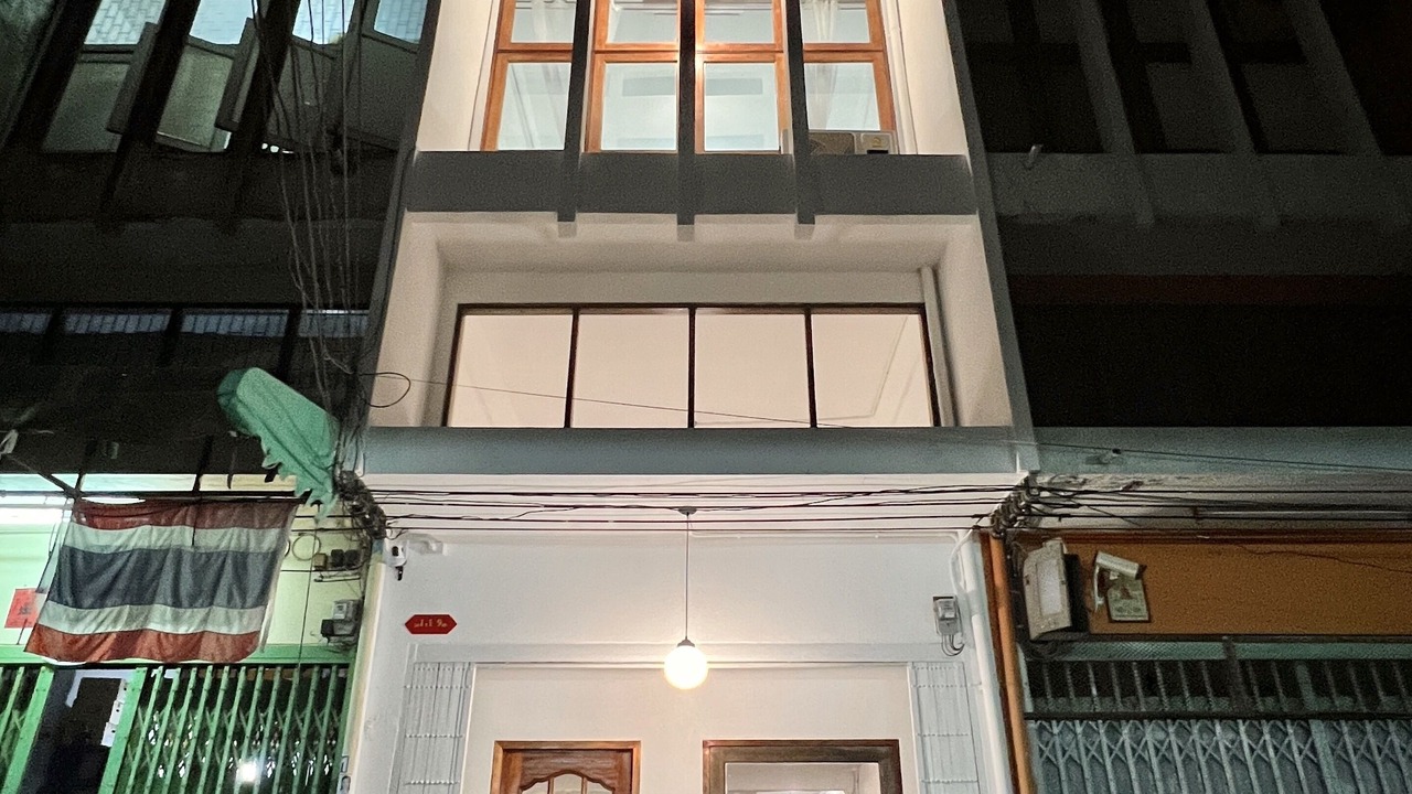Photo of Outdoor in Pom Prap Sattru Phai