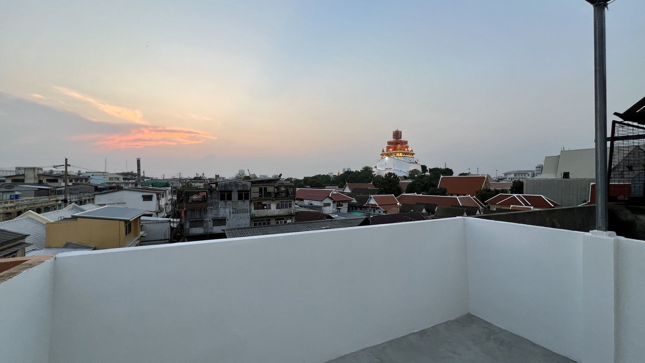 Photo of Outdoor in Pom Prap Sattru Phai