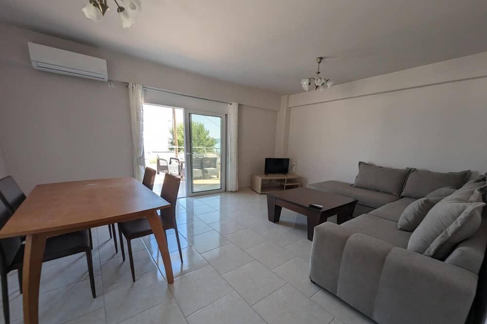 Photo of Livingroom in Kamena Vourla