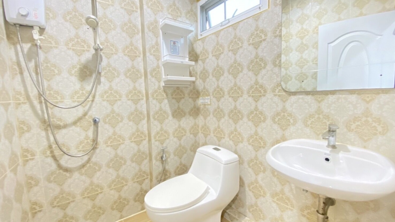 Photo of Bathroom in Thanon Nakhon Chai Si