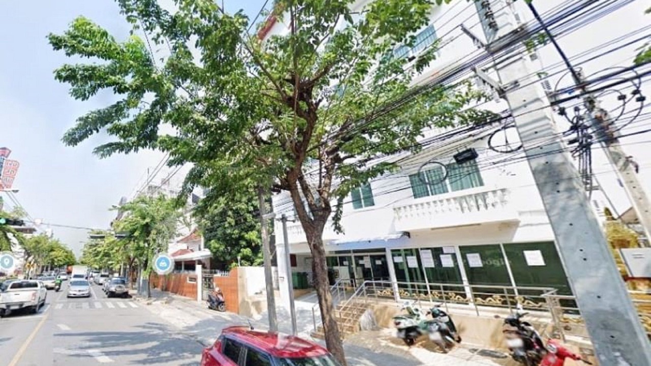 Photo of Outdoor in Thanon Nakhon Chai Si