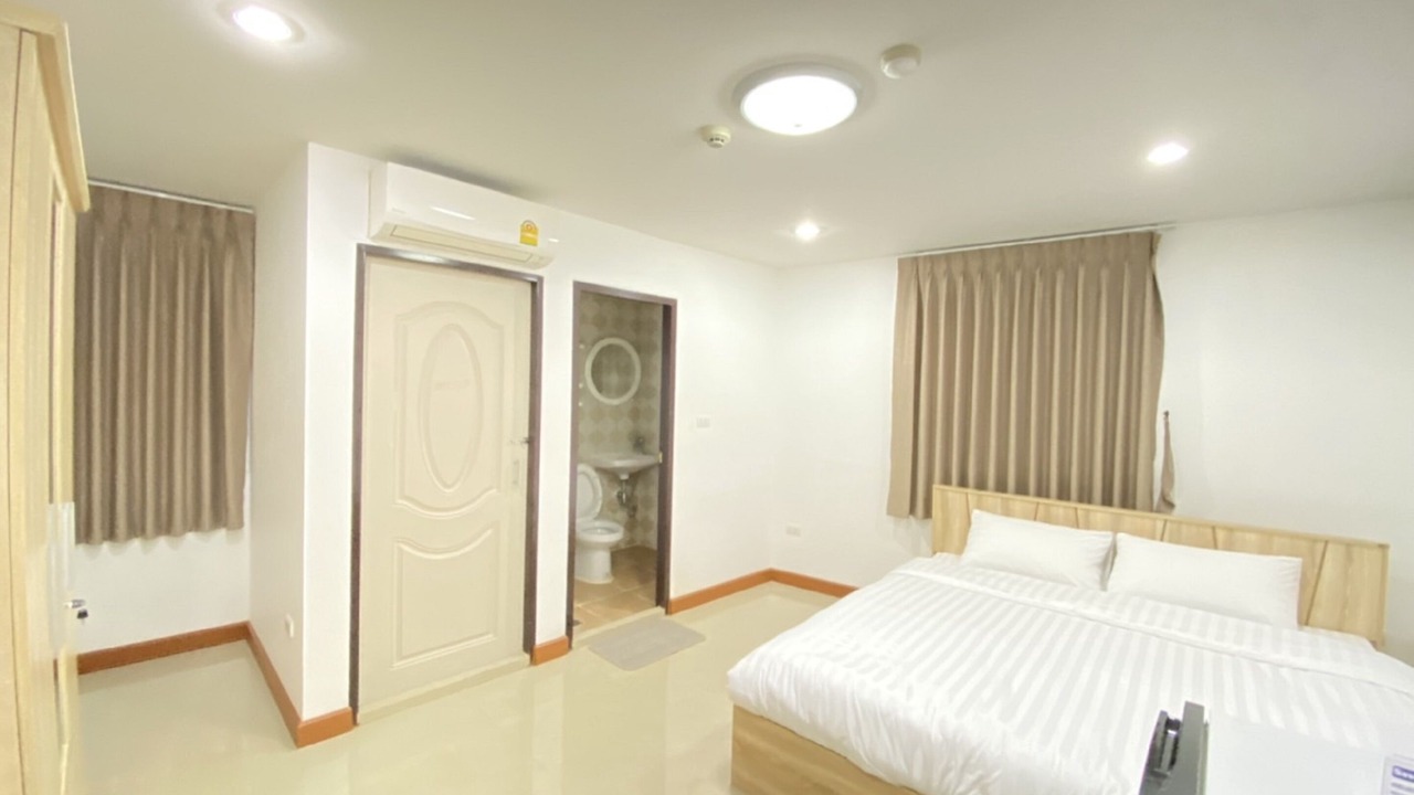 Photo of Bedroom in Thanon Nakhon Chai Si