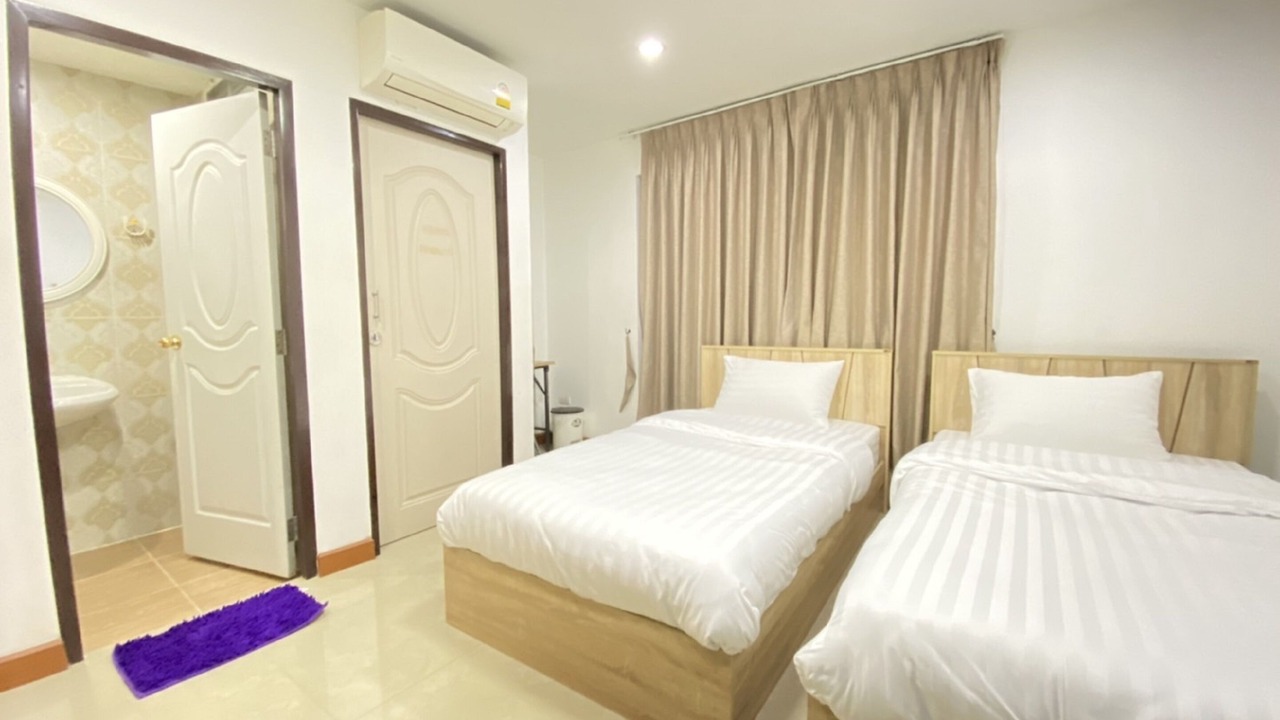 Photo of Bedroom in Thanon Nakhon Chai Si
