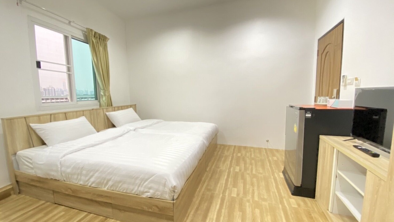 Photo of Bedroom in Thanon Nakhon Chai Si