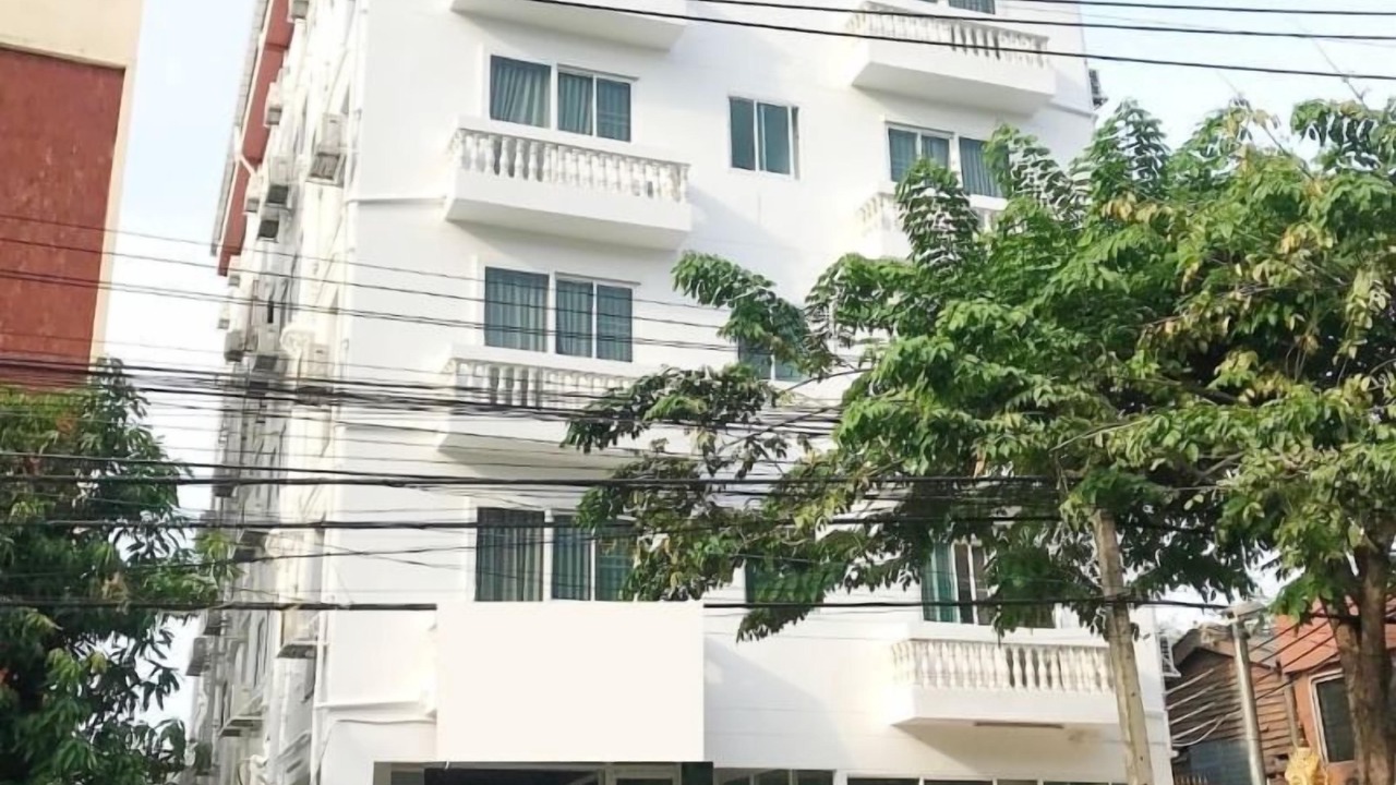 Photo of Outdoor in Thanon Nakhon Chai Si
