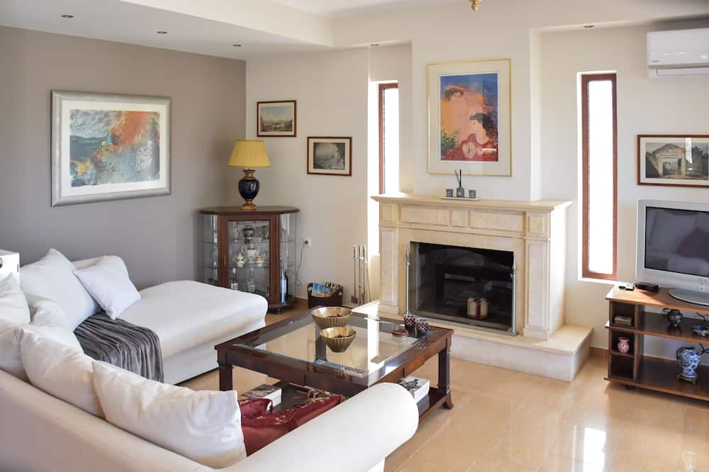 Photo of Livingroom in Gastouni