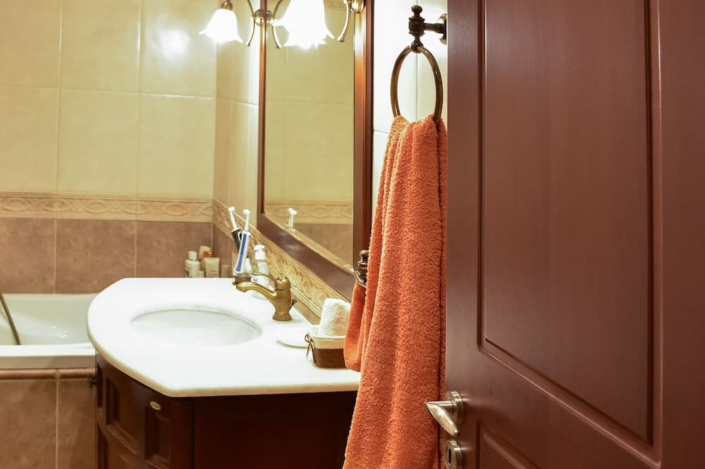 Photo of Bathroom in Gastouni