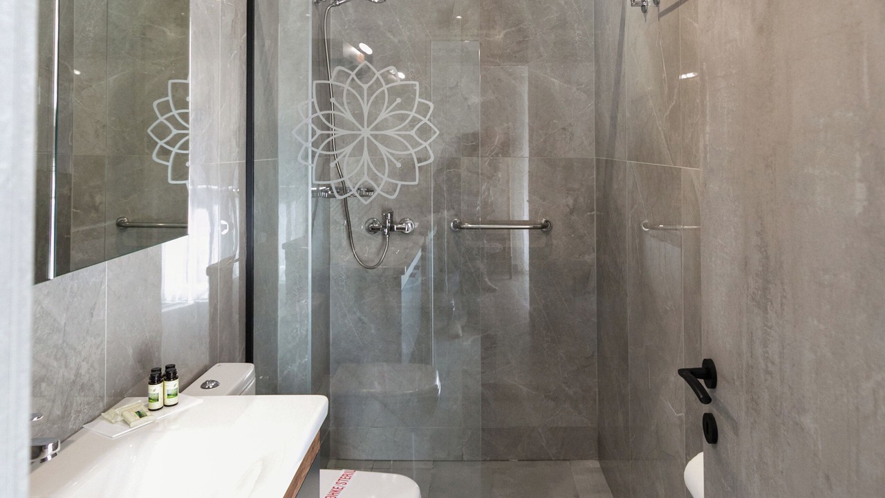 Photo of Bathroom in Larissa