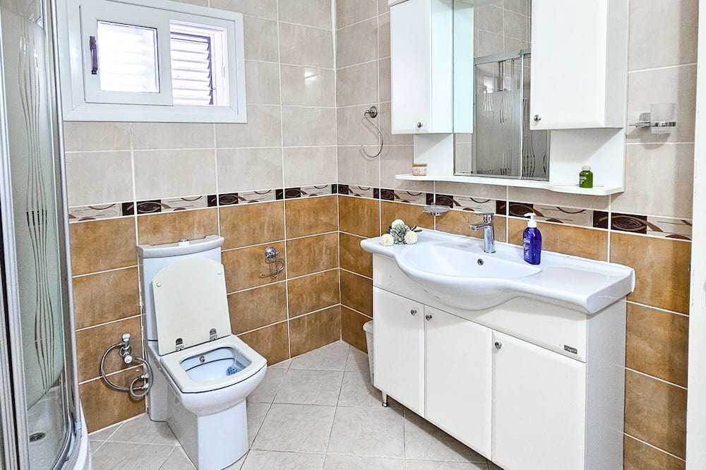Photo of Bathroom in Karavas
