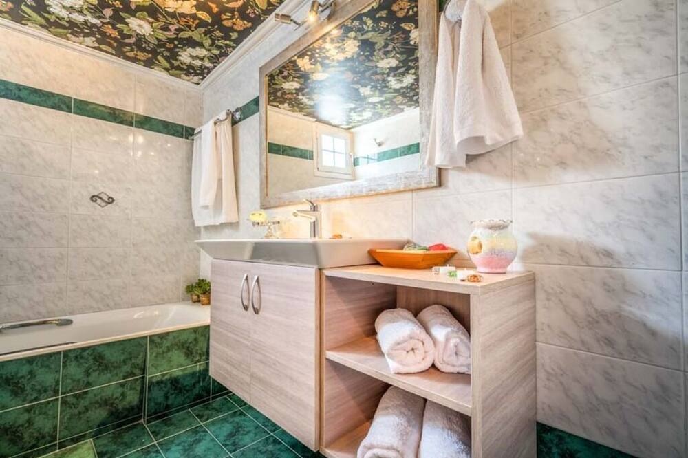 Photo of Bathroom in Lagopodo