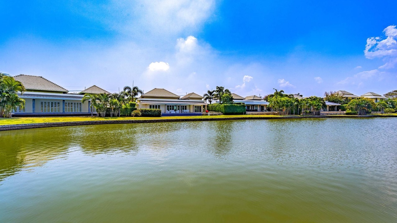 Photo of Others in Hin Lek Fai