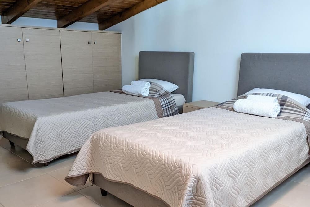 Photo of Bedroom in Kamena Vourla
