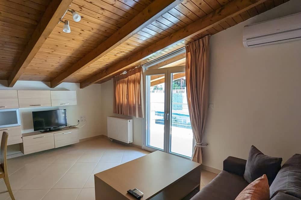 Photo of Livingroom in Kamena Vourla
