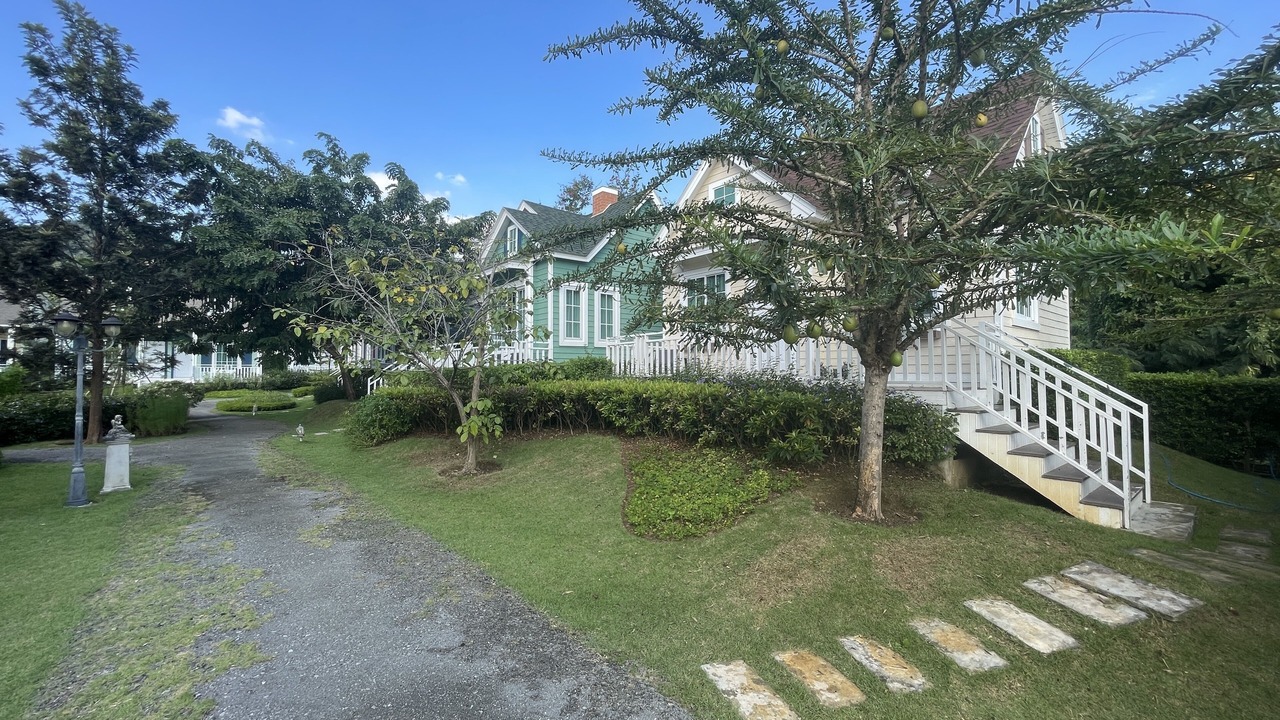 Photo of Buildings in Phaya Yen