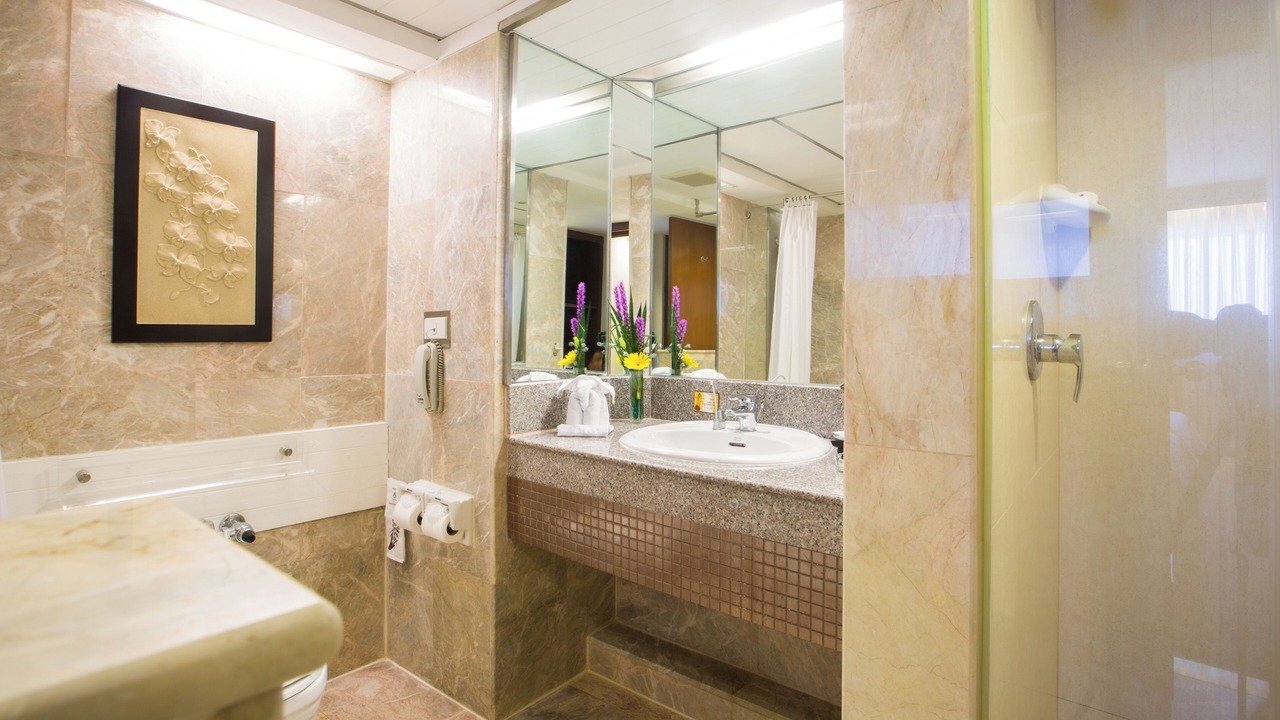 Photo of Bathroom in Thanon Phetchaburi