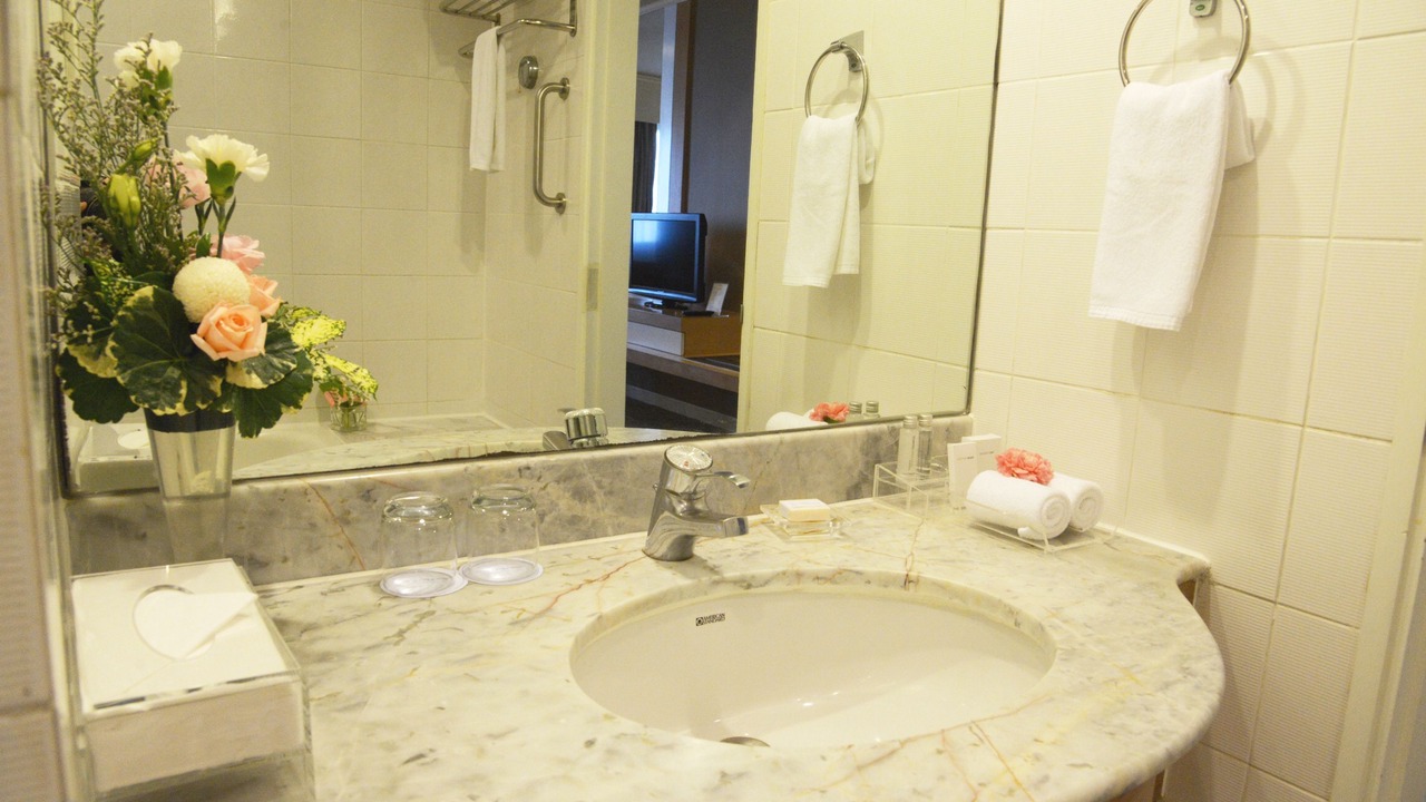 Photo of Bathroom in Pom Prap Sattru Phai