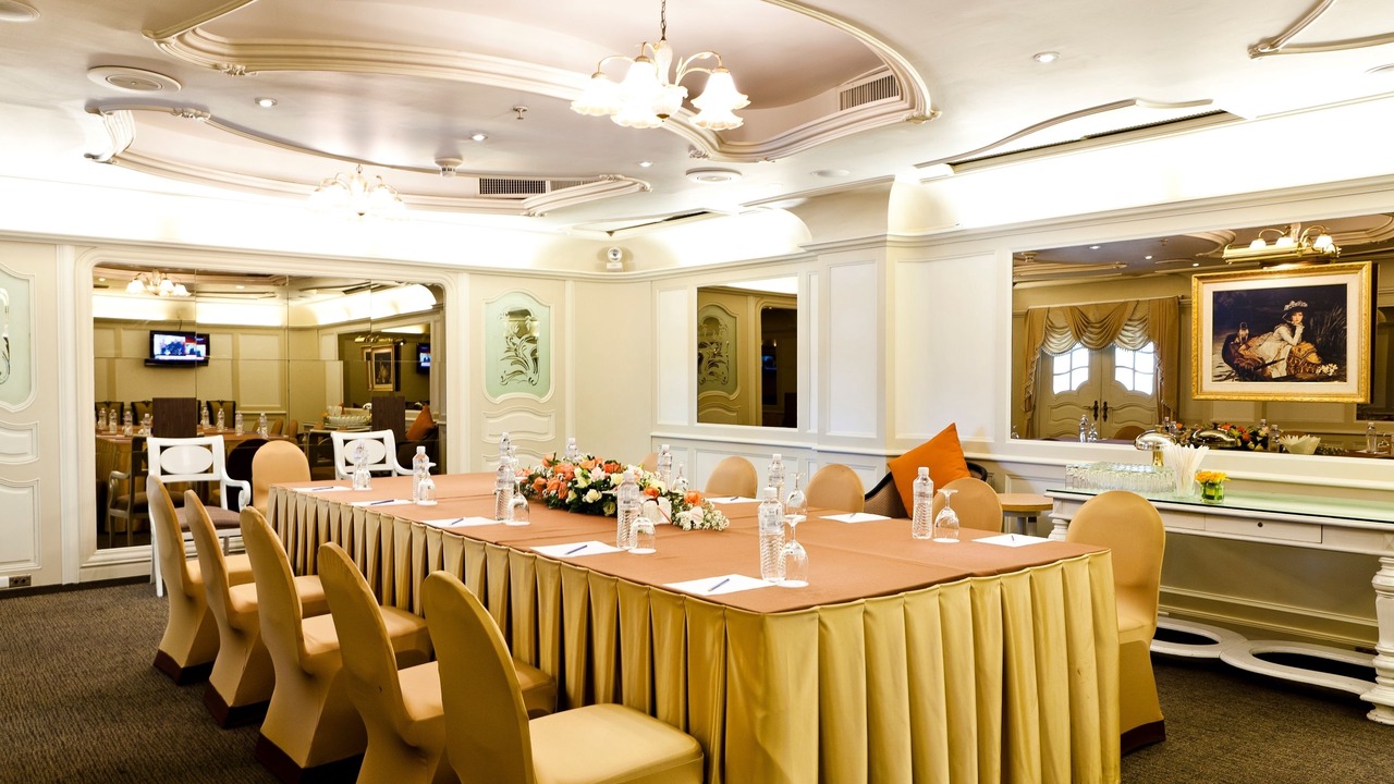 Photo of Others in Pom Prap Sattru Phai