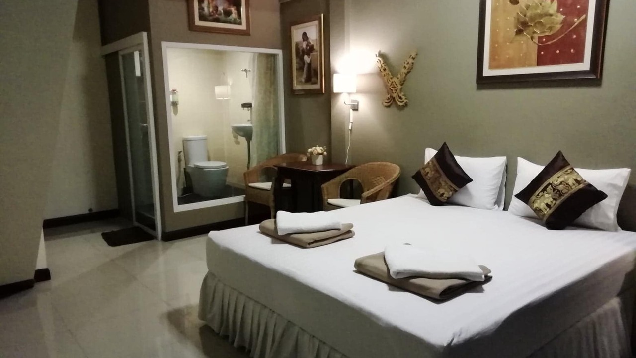 Photo of Bedroom in Khanna Yao