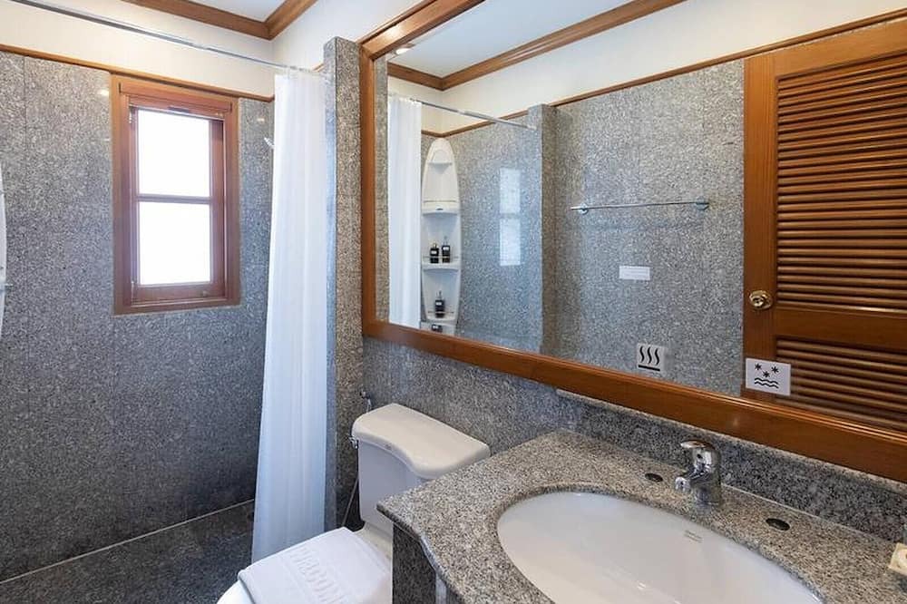 Photo of Bathroom in Dusit