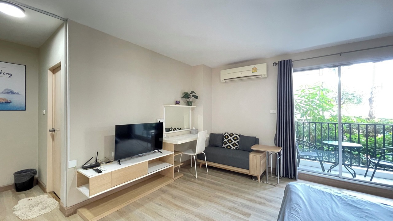 Photo of Patio Balcony in Khlong Kluea