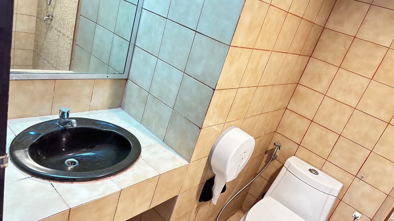 Photo of Bathroom in Thanon Phaya Thai