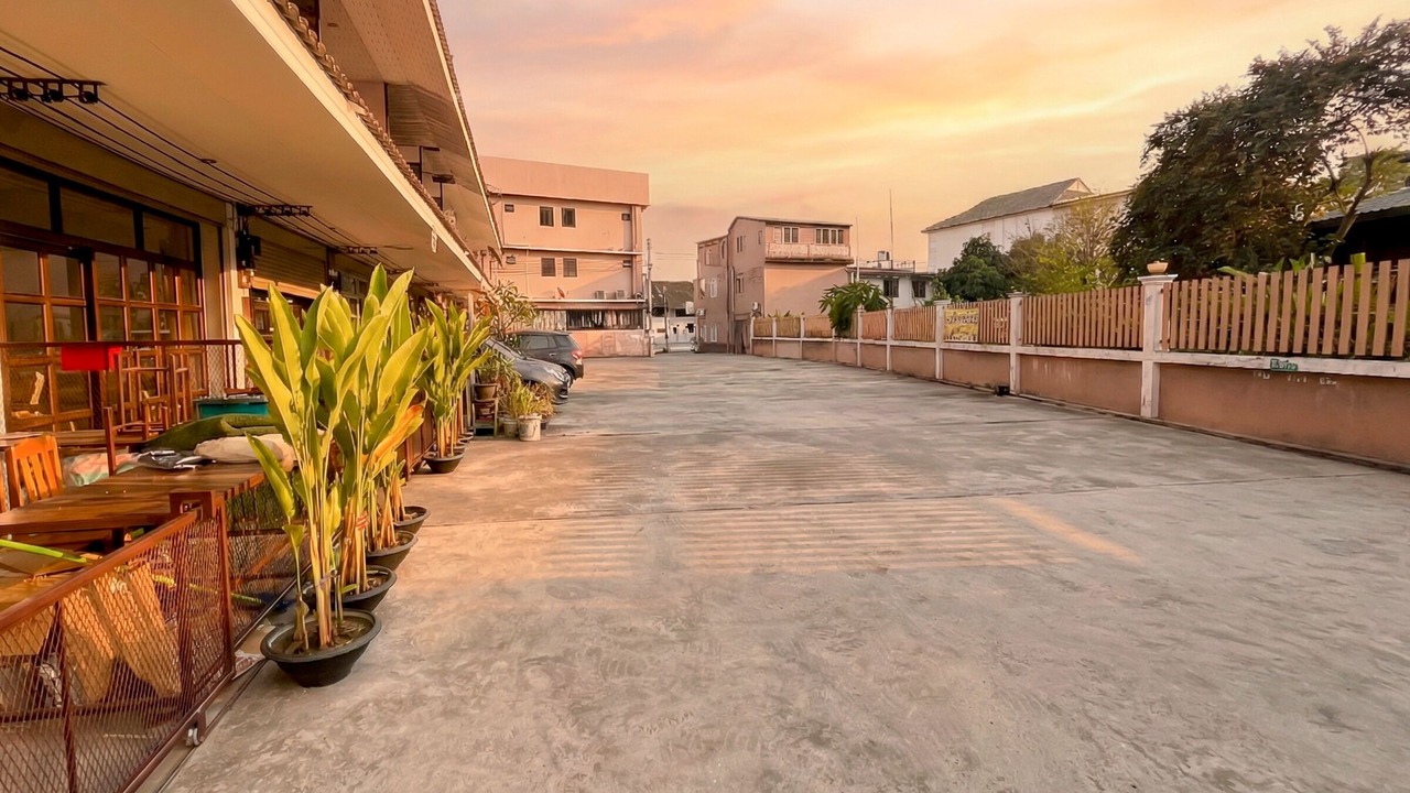 Photo of Outdoor in Wua Lai