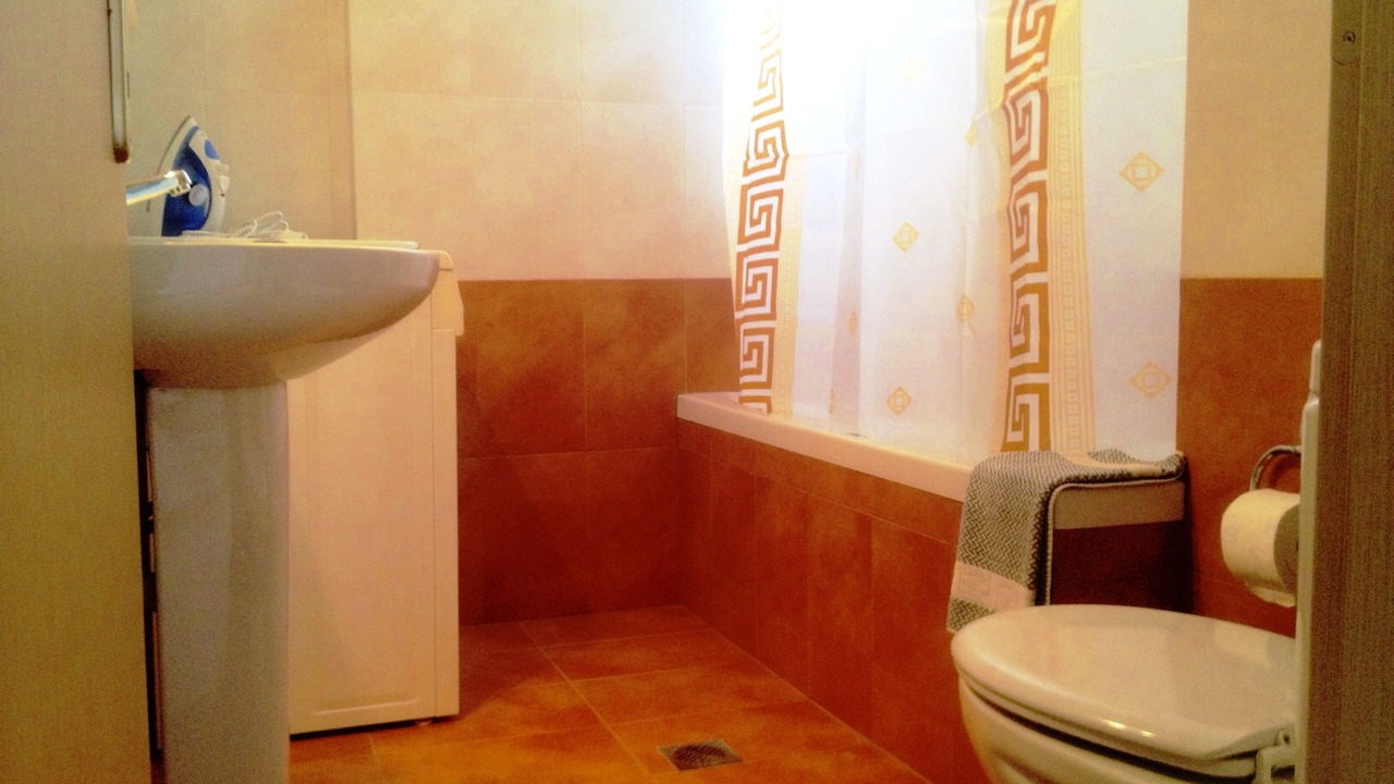 Photo of Bathroom in Skala Neon Kidonion