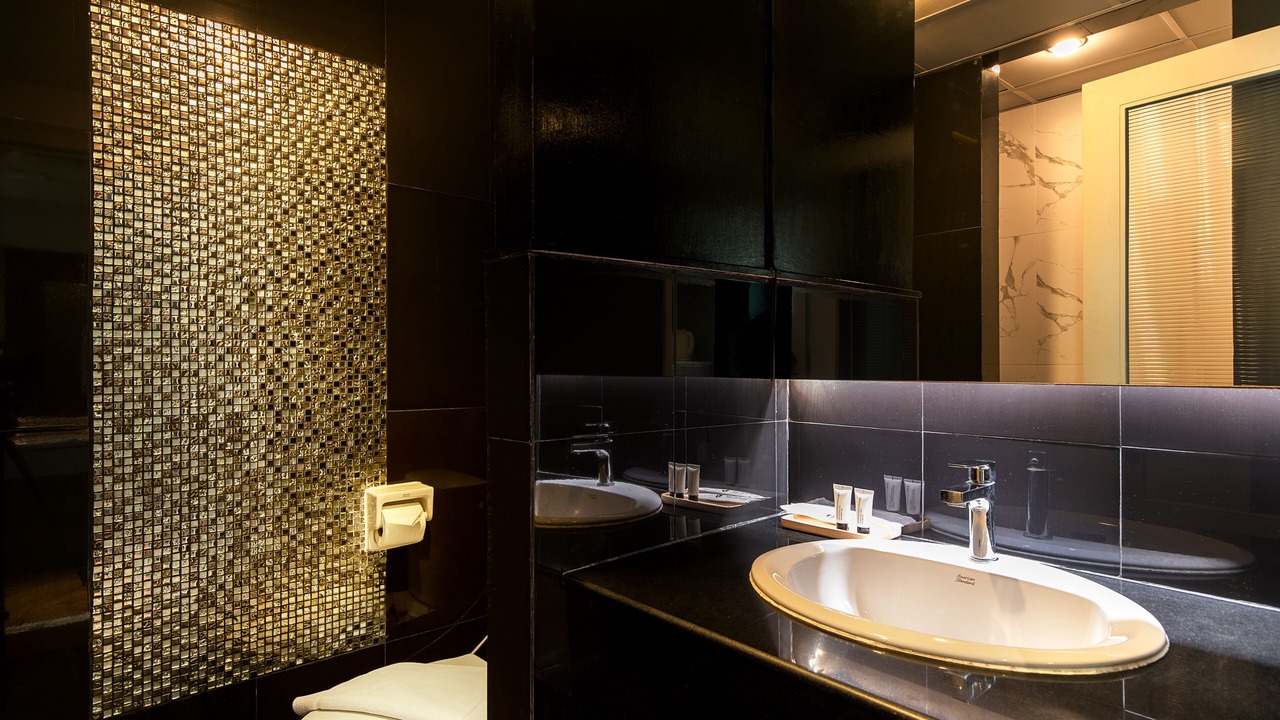 Photo of Bathroom in Lak Si