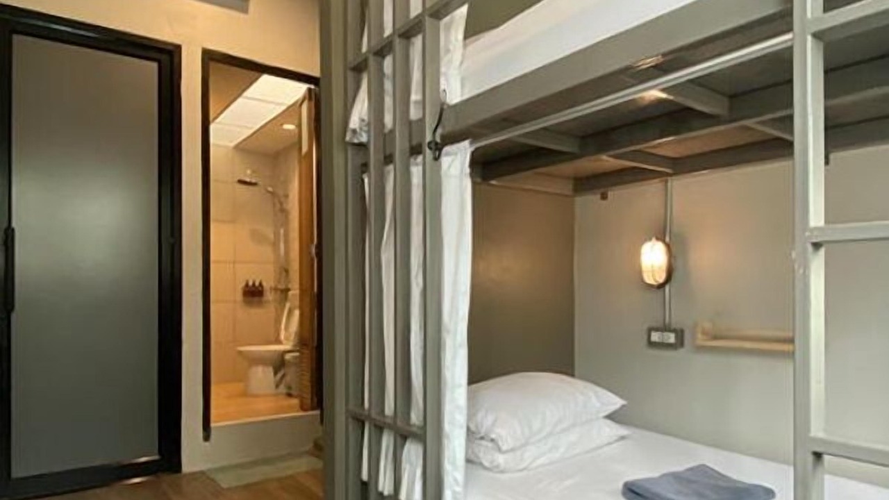 Photo of Bathroom in Thanon Phetchaburi
