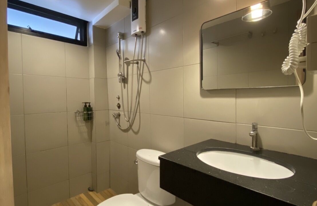 Photo of Bathroom in Thanon Phetchaburi